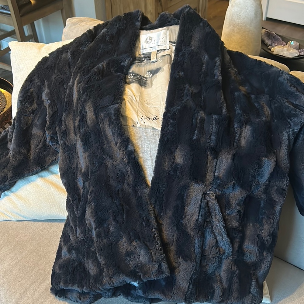 ANTHROPOLOGIE TINY EDITIONS NAVY FAUX FUR JACKET IN LIKE NEW CONDITION